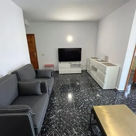 Apartment 3 Dormitorios. Terraza. Bus Stop