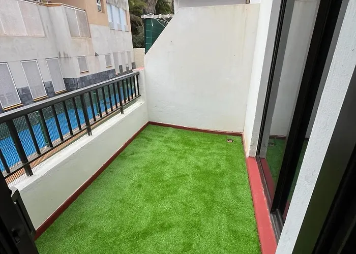 3 Dormitorios. Terraza. Bus Stop * Λος Ρεαλέχος