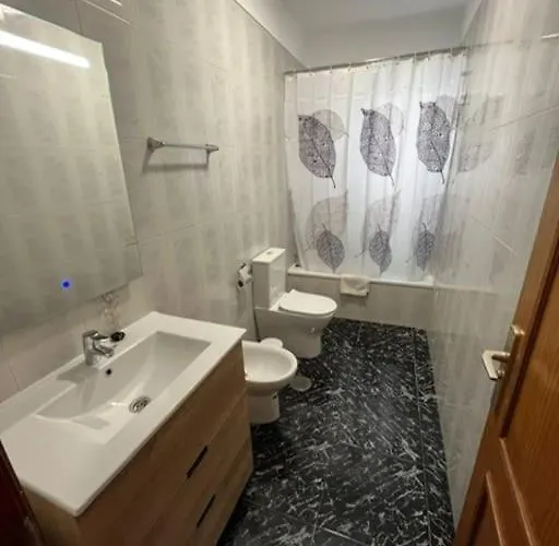 Appartement 3 Dormitorios. Terraza. Bus Stop *