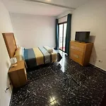 Apartment 3 Dormitorios. Terraza. Bus Stop *