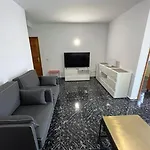 Apartment 3 Dormitorios. Terraza. Bus Stop