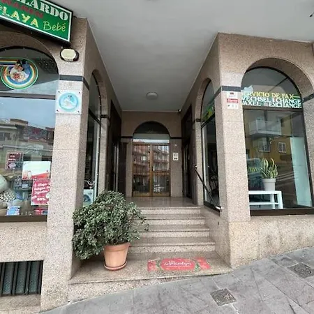 3 Dormitorios. Terraza. Bus Stop 아파트 로스 레알레호스