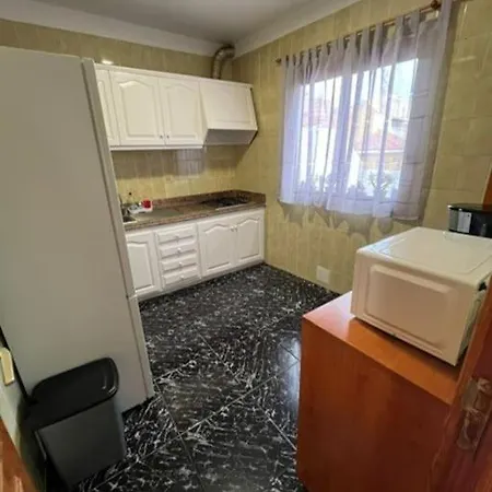 Apartman 3 Dormitorios. Terraza. Bus Stop