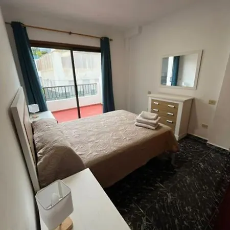 3 Dormitorios. Terraza. Bus Stop * 로스 레알레호스