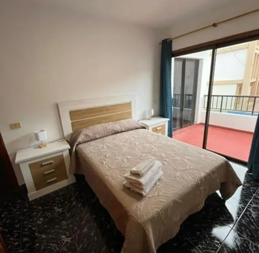 Apartment 3 Dormitorios. Terraza. Bus Stop Los Realejos