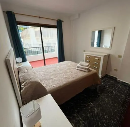 3 Dormitorios. Terraza. Bus Stop * Los Realejos