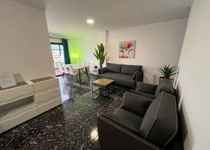 3 Dormitorios. Terraza. Bus Stop * Los Realejos