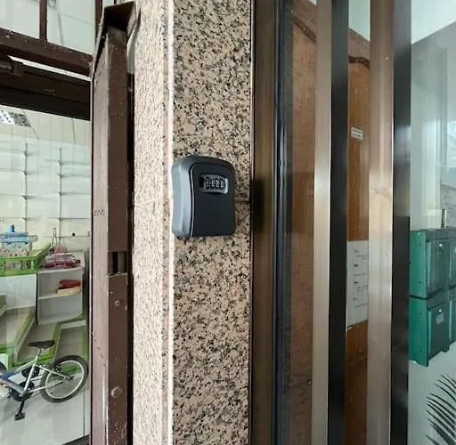 公寓 3 Dormitorios. Terraza. Bus Stop 洛斯雷尔雷赫斯